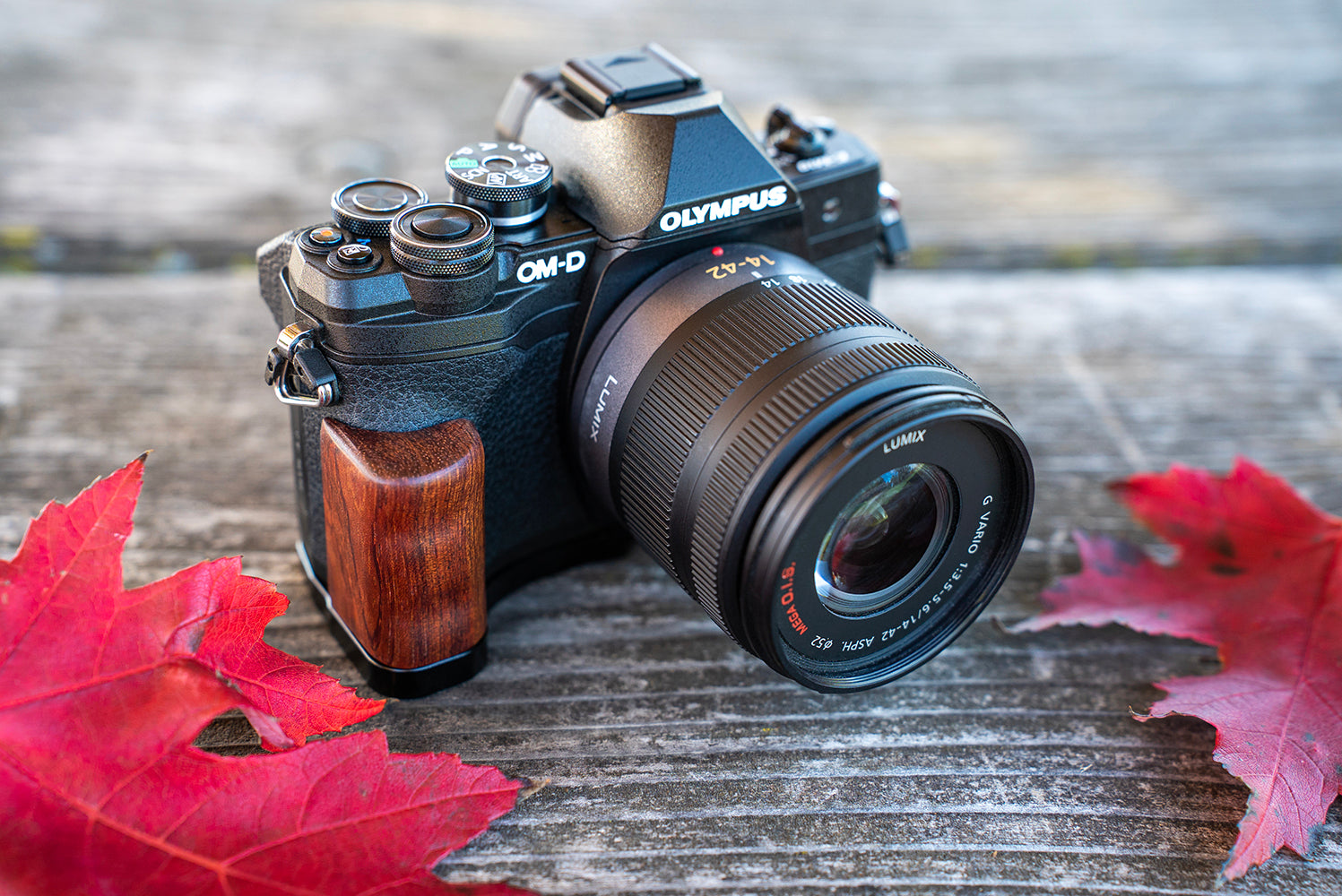 Deluxe Metal Camera Hand Grip for Olympus OM-D E-M10 Mark IV MILC MFT Camera with Wooden Accent and Battery Access